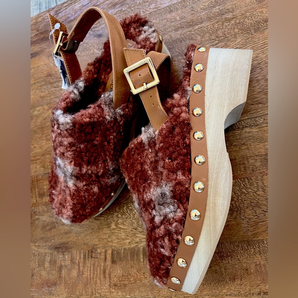 New- Never worn warehouse Clog Kelsie Dagger Brooklyn 70s Chloe Style burgundy